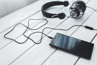 NBA巅峰对决：勇士VS骑士，篮球盛宴谁将笑到最后？